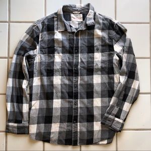 Men's black and white plaid button up